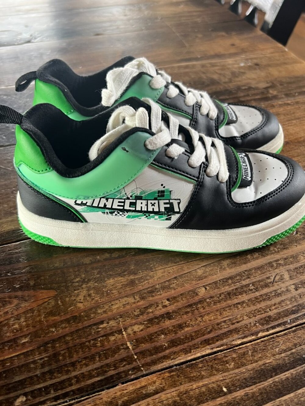 Childs Size 1 Minecraft shoes - Picture 2 of 6